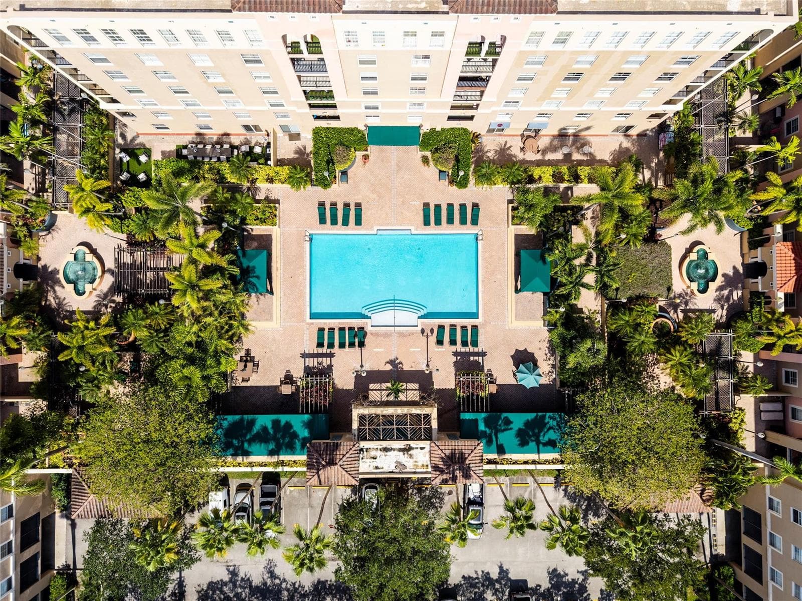 Las Olas by the River Pool