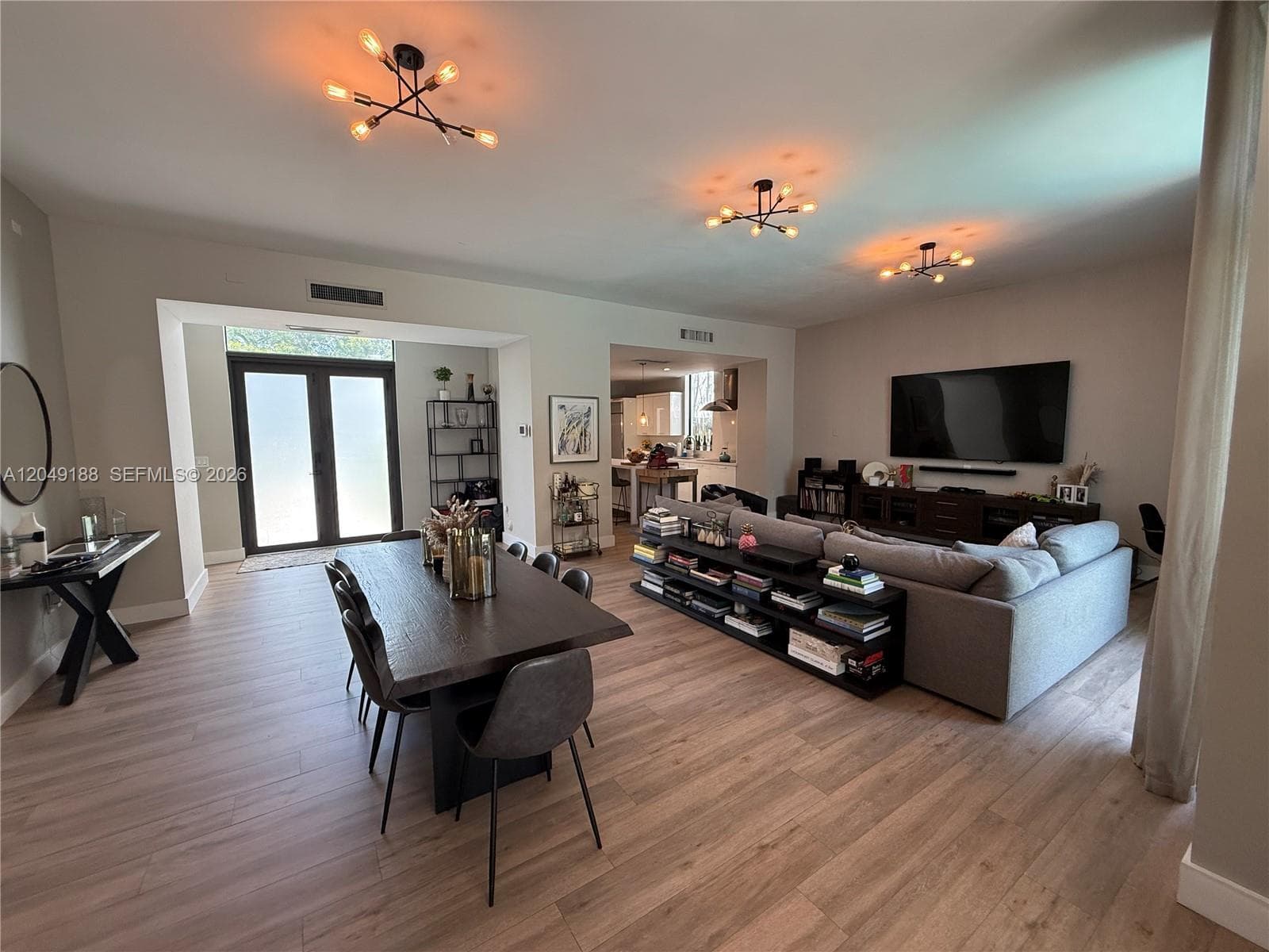 8631 Arboretum Ln photo 3