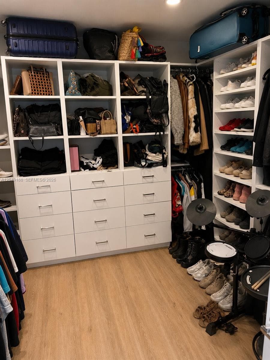 8631 Arboretum Ln photo 24