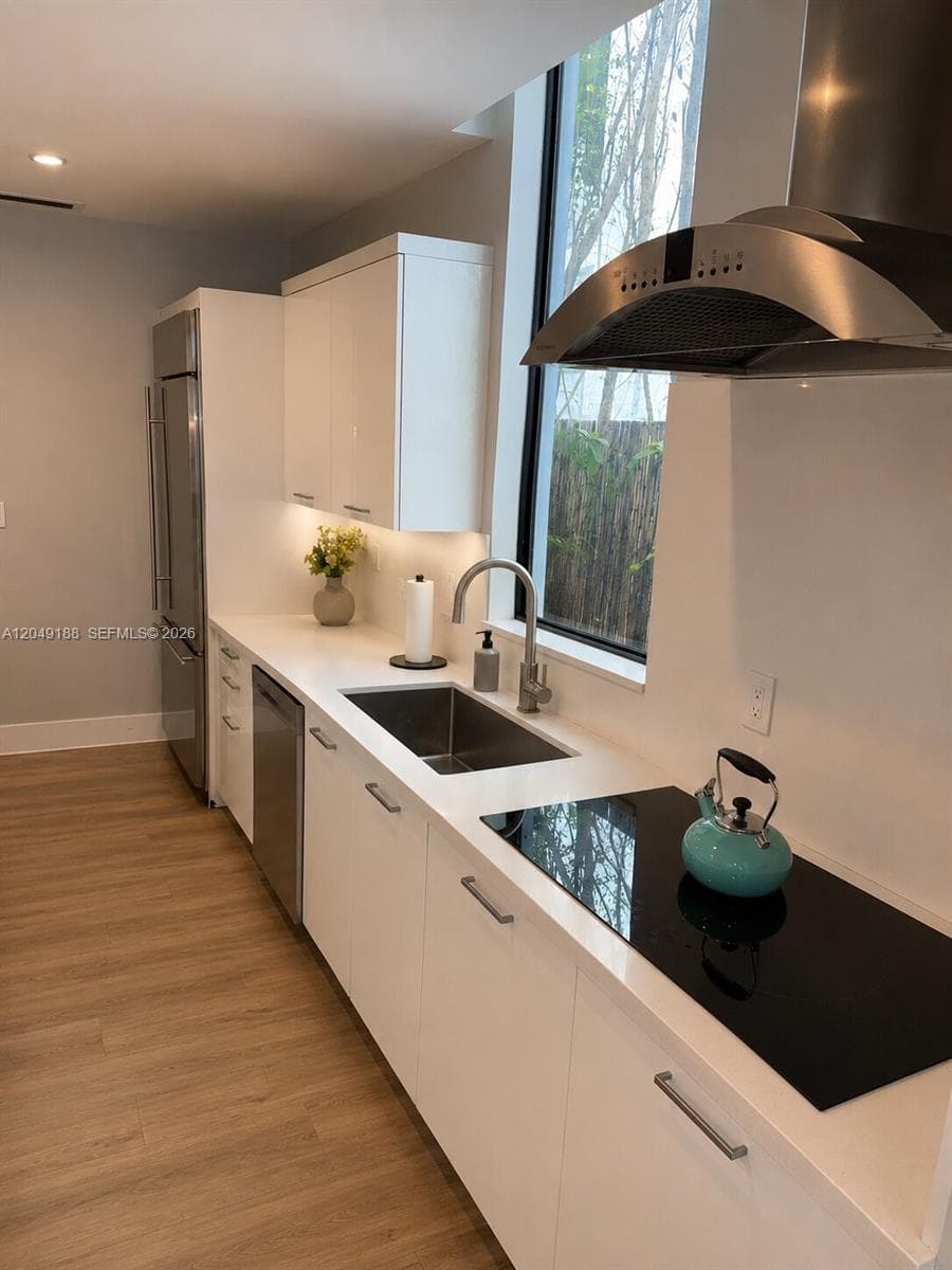 8631 Arboretum Ln photo 10