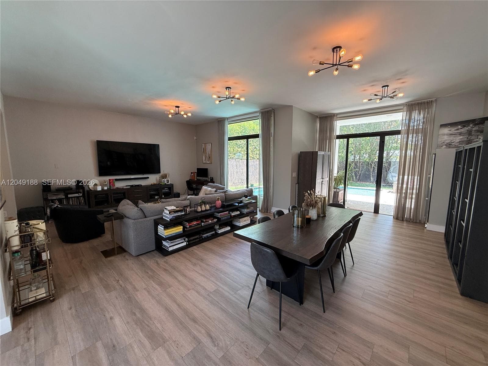 8631 Arboretum Ln photo 4