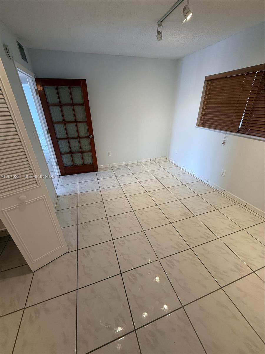 FOX CHASE CONDO #2 · #420 in Miami - Photo 13