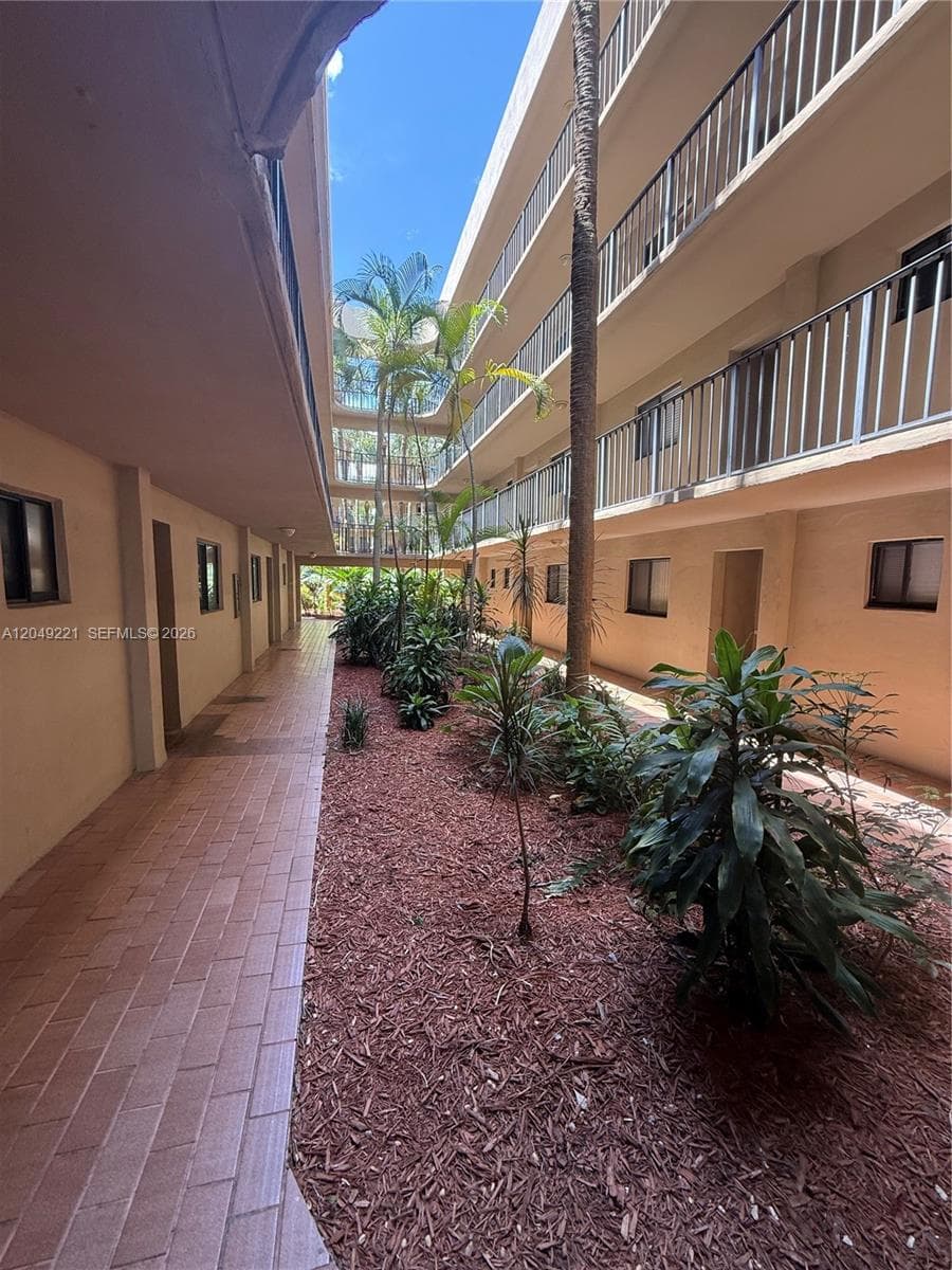 FOX CHASE CONDO #2 · #420 in Miami - Photo 26