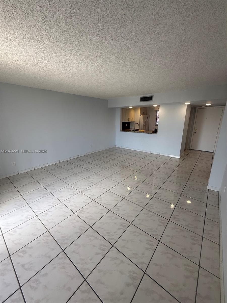 FOX CHASE CONDO #2 · #420 in Miami - Photo 3