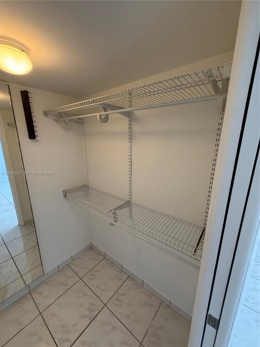 FOX CHASE CONDO #2 · #420 in Miami - Photo 20