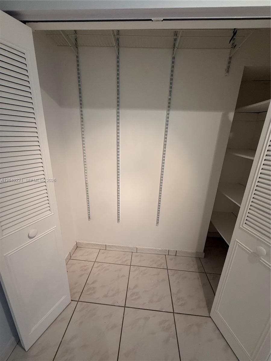FOX CHASE CONDO #2 · #420 in Miami - Photo 14