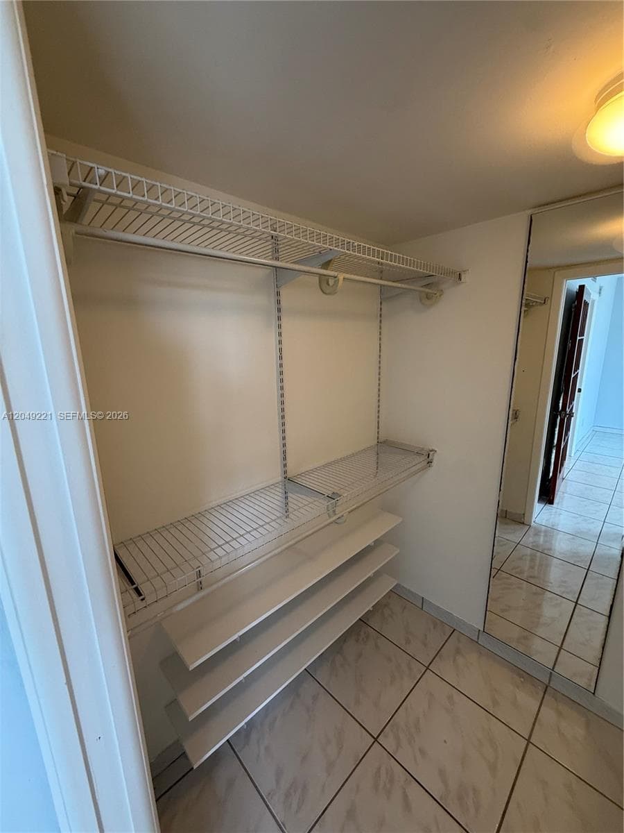 FOX CHASE CONDO #2 · #420 in Miami - Photo 19
