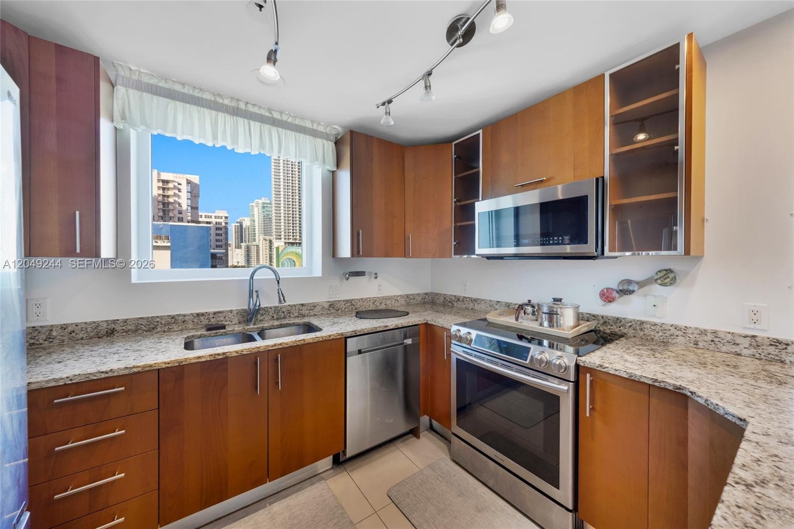 OCEAN MARINE YACHT CLUB C · #714 in Hallandale Beach - Photo 4