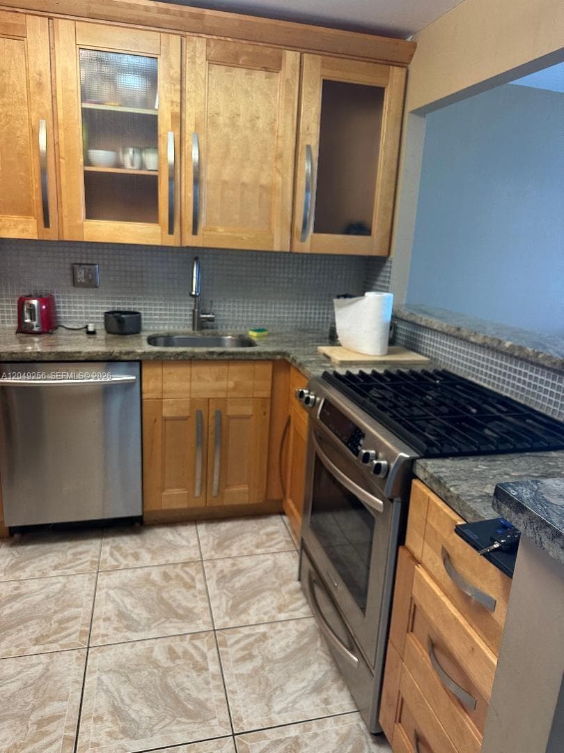 PARKER PLAZA CONDO ESTATE · #416 in Hallandale Beach - Photo 5