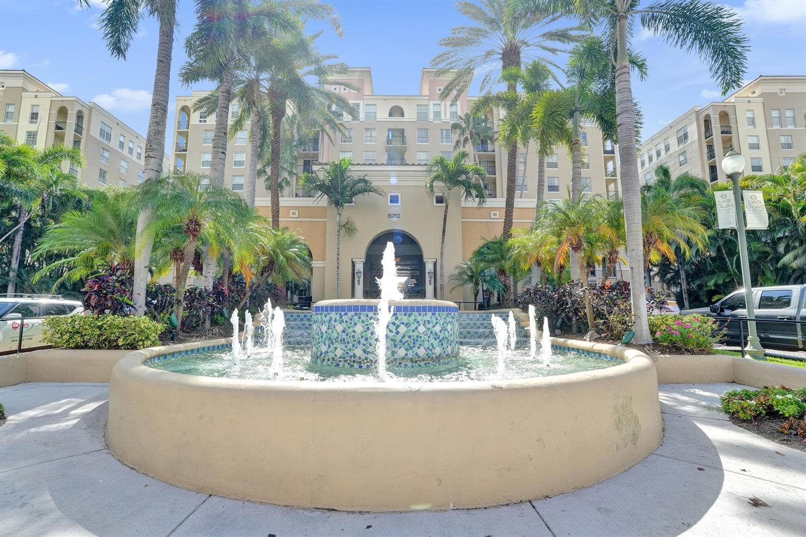 Front of Las Olas By the River