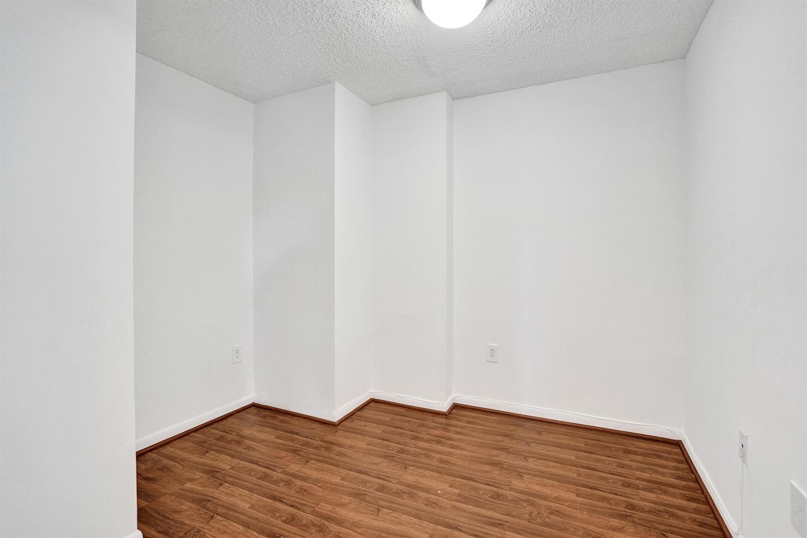 Bonus Room/office/Den/4th Bedroom