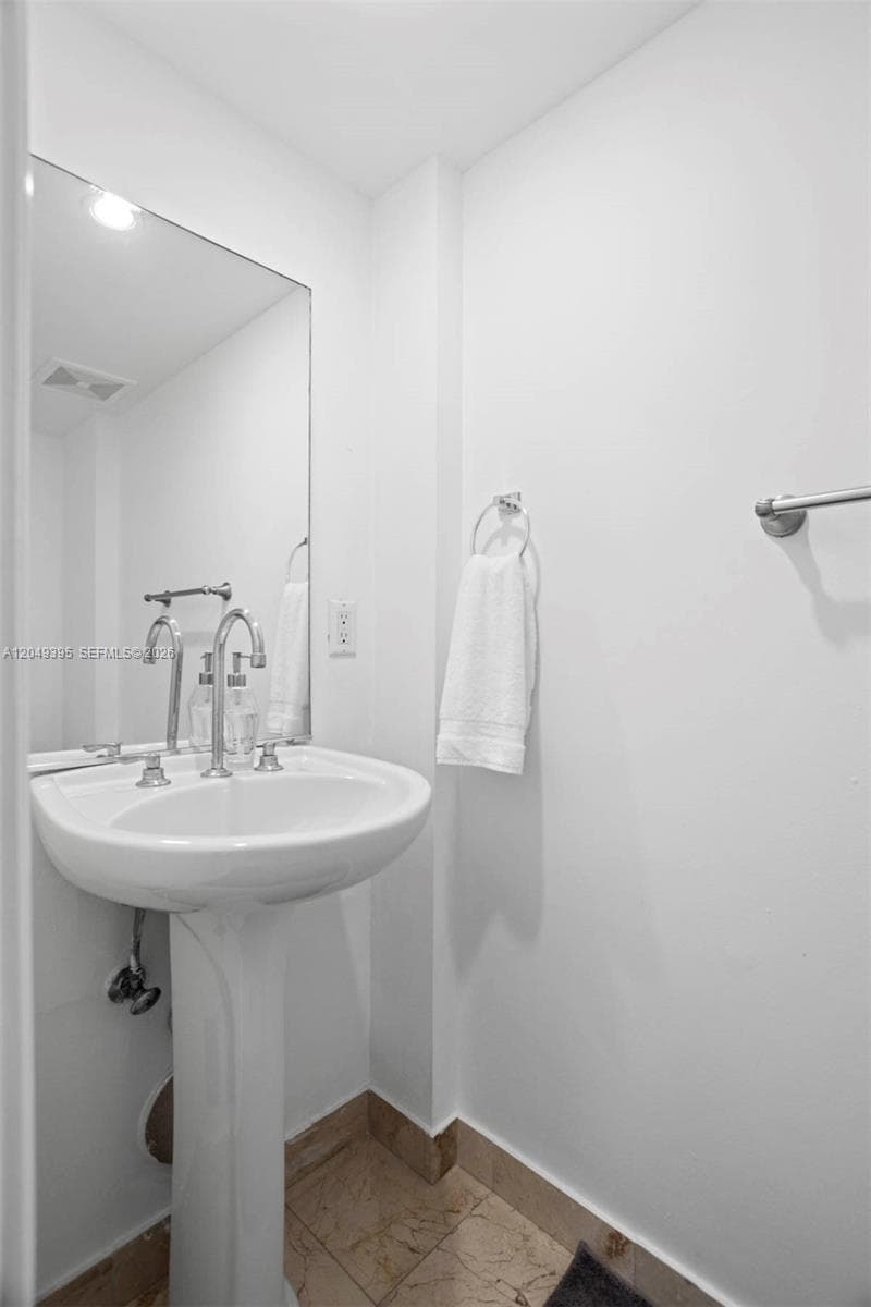 THE COLLINS CONDO · #1512 in Miami Beach - Photo 15