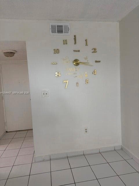 INTERNATIONAL TOWERS COND · #101 in Miami - Photo 8