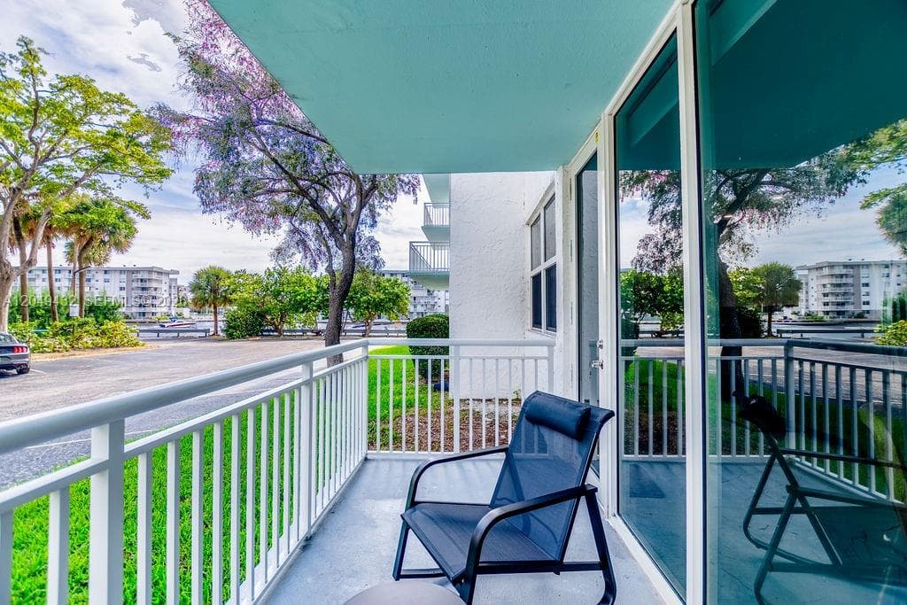 WINSTON TOWERS 500 CONDO · #L05 in Sunny Isles Beach - Photo 22