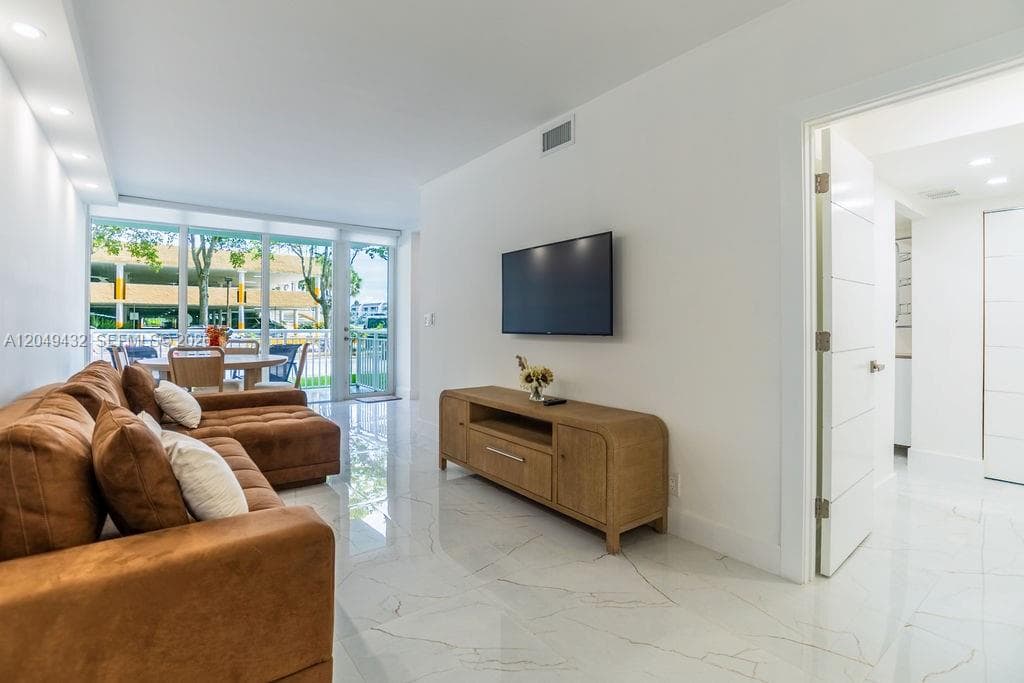 WINSTON TOWERS 500 CONDO · #L05 in Sunny Isles Beach - Photo 7