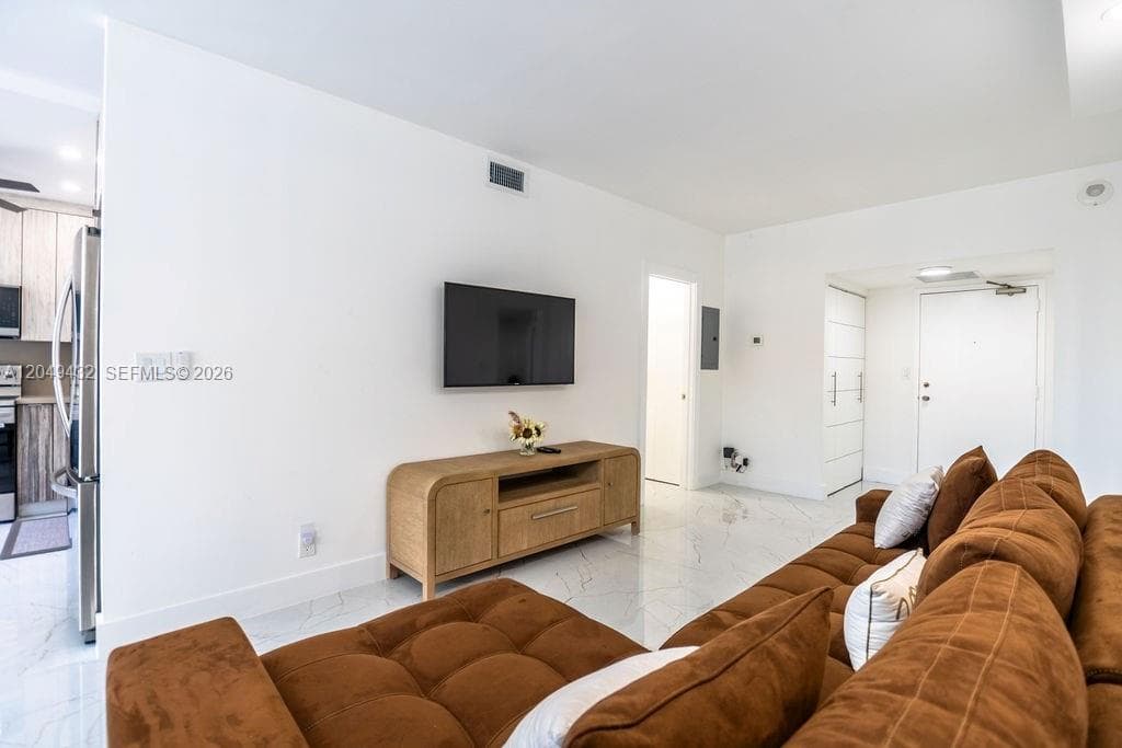 WINSTON TOWERS 500 CONDO · #L05 in Sunny Isles Beach - Photo 10