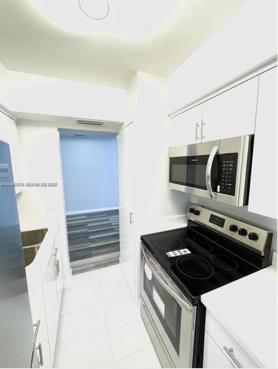 TOWN & COUNTRY APTS CONDO · #208 in Hollywood - Photo 2