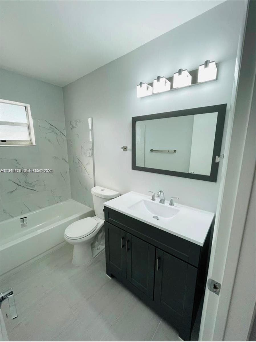 TOWN & COUNTRY APTS CONDO · #208 in Hollywood - Photo 7