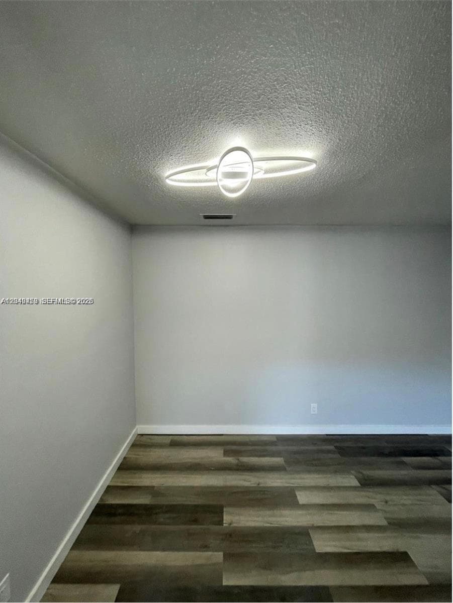 TOWN & COUNTRY APTS CONDO · #208 in Hollywood - Photo 5
