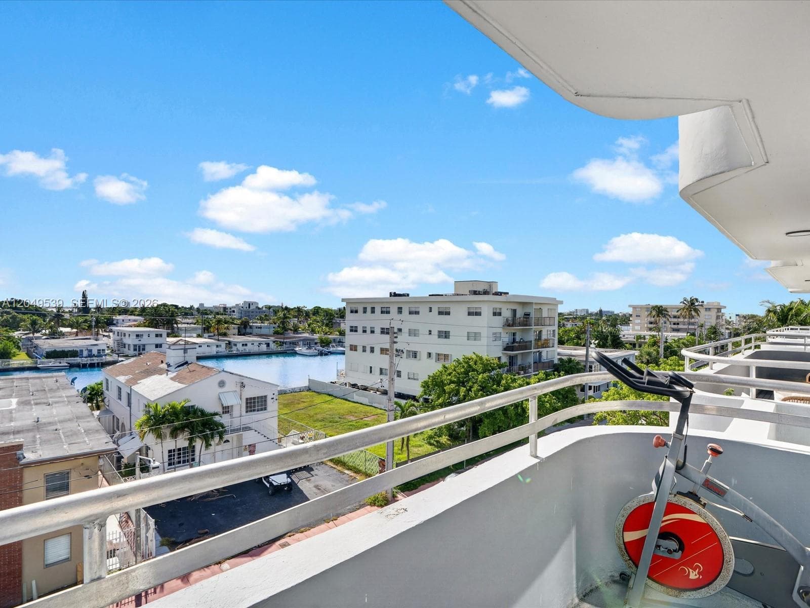 BYRON BAY CONDO · #502 in Miami Beach - Photo 38