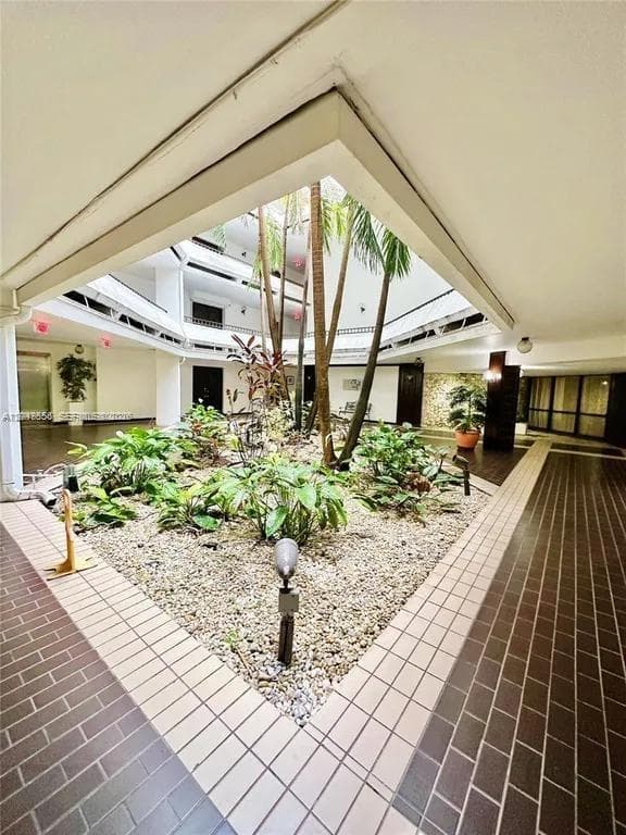 TOWERS OF KENDALE LAKES · #410B in Miami - Photo 5