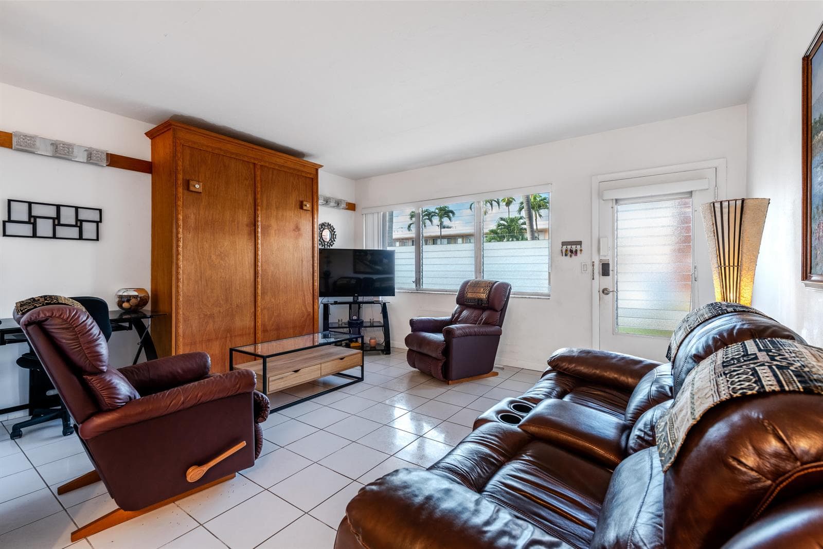 925 SW 11 Ave #3.-6