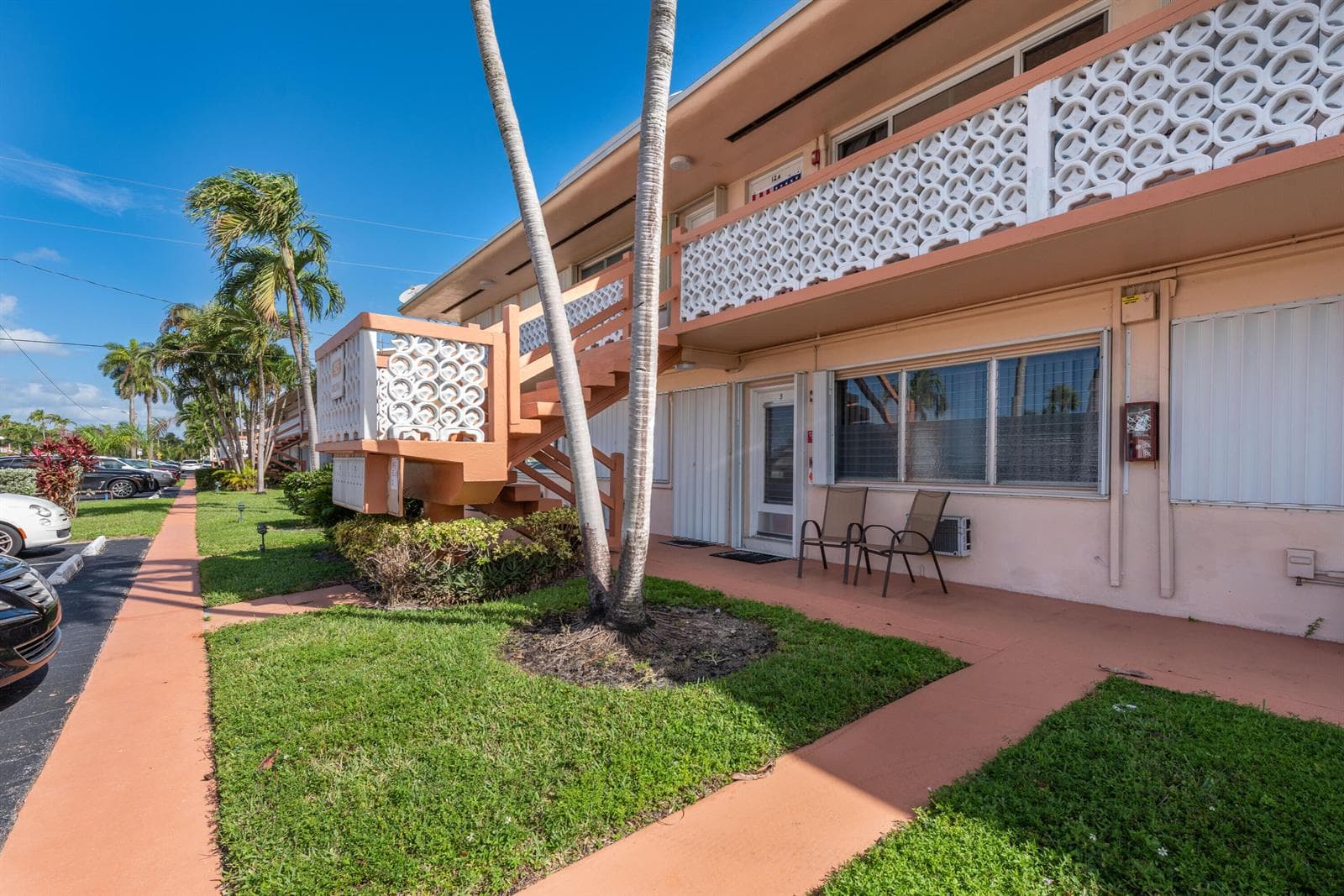 925 SW 11 Ave #3.-3