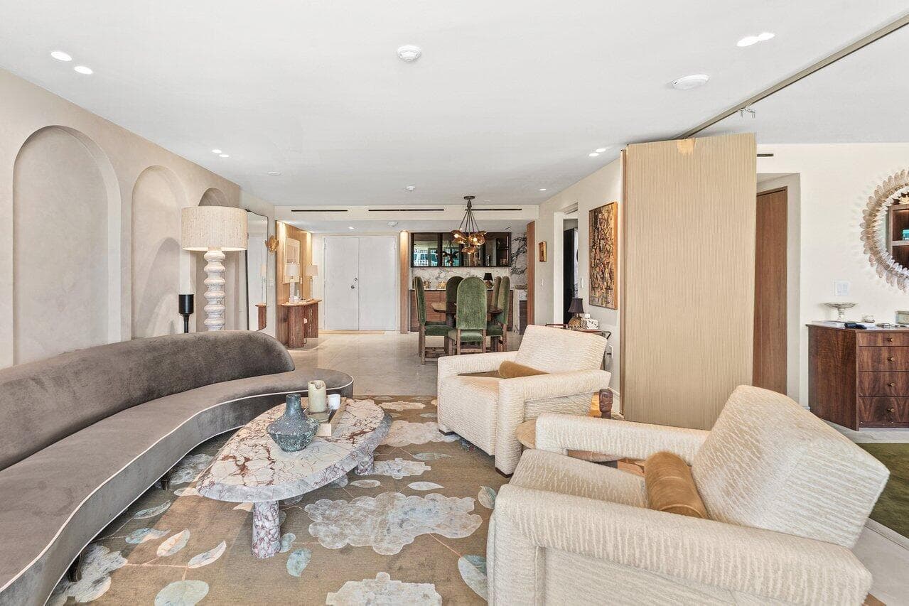 011-100SunriseAvenue-418-PalmBeach-FL-33