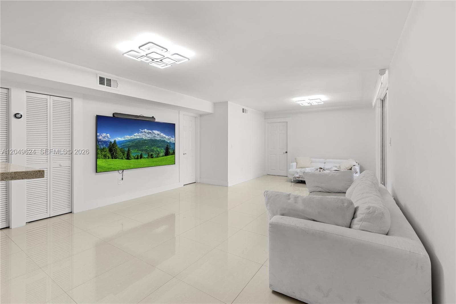 THE ROYAL CLUB CONDO · #307 in Miami Beach - Photo 6