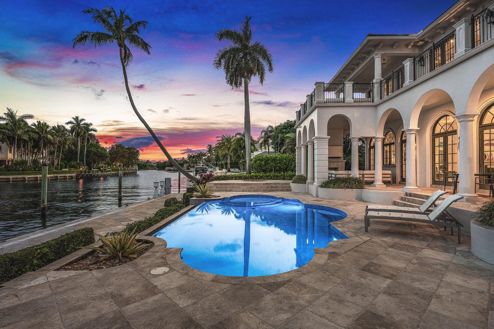 450_South_Maya_Palm_Drive_Dusk_12