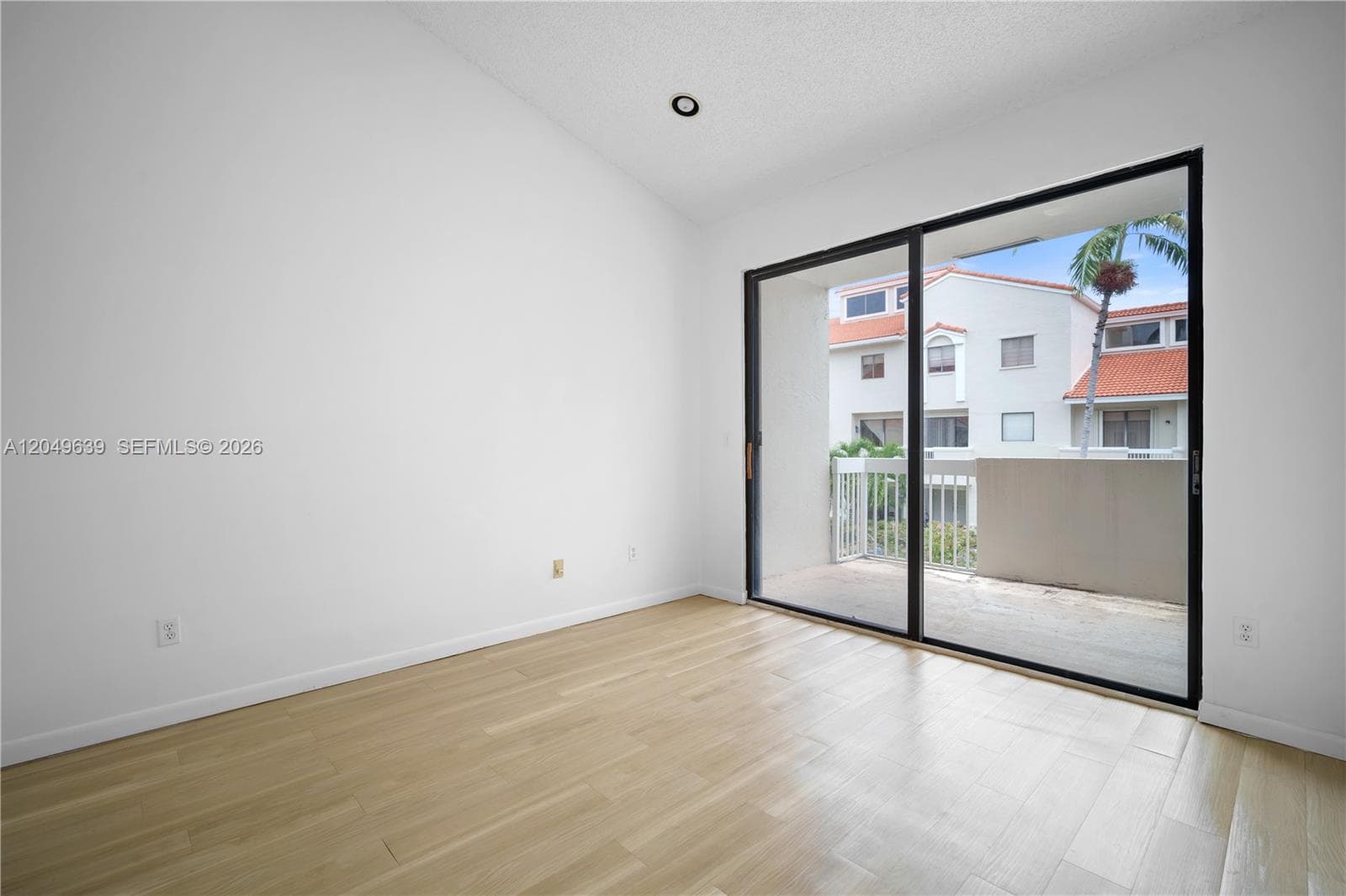 MARINA COVE AT HARBOR VIL · #11-B in Aventura - Photo 20