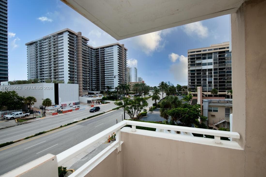 THE HEMISPHERES · #2Q in Hallandale Beach - Photo 37