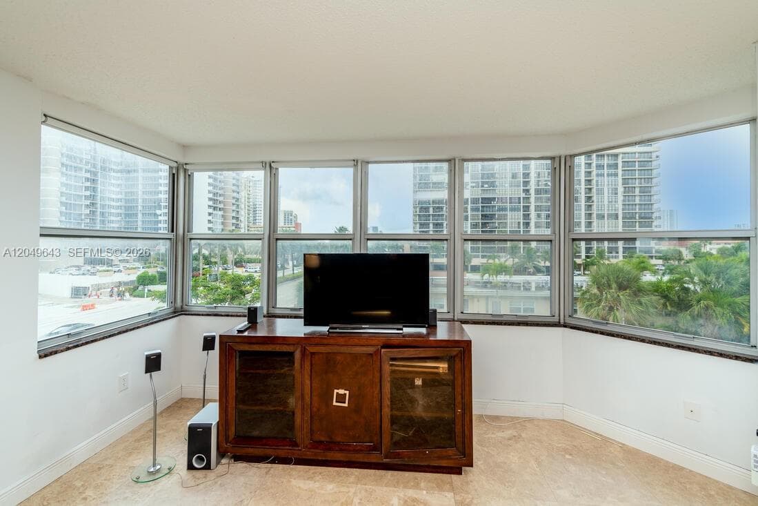 THE HEMISPHERES · #2Q in Hallandale Beach - Photo 35