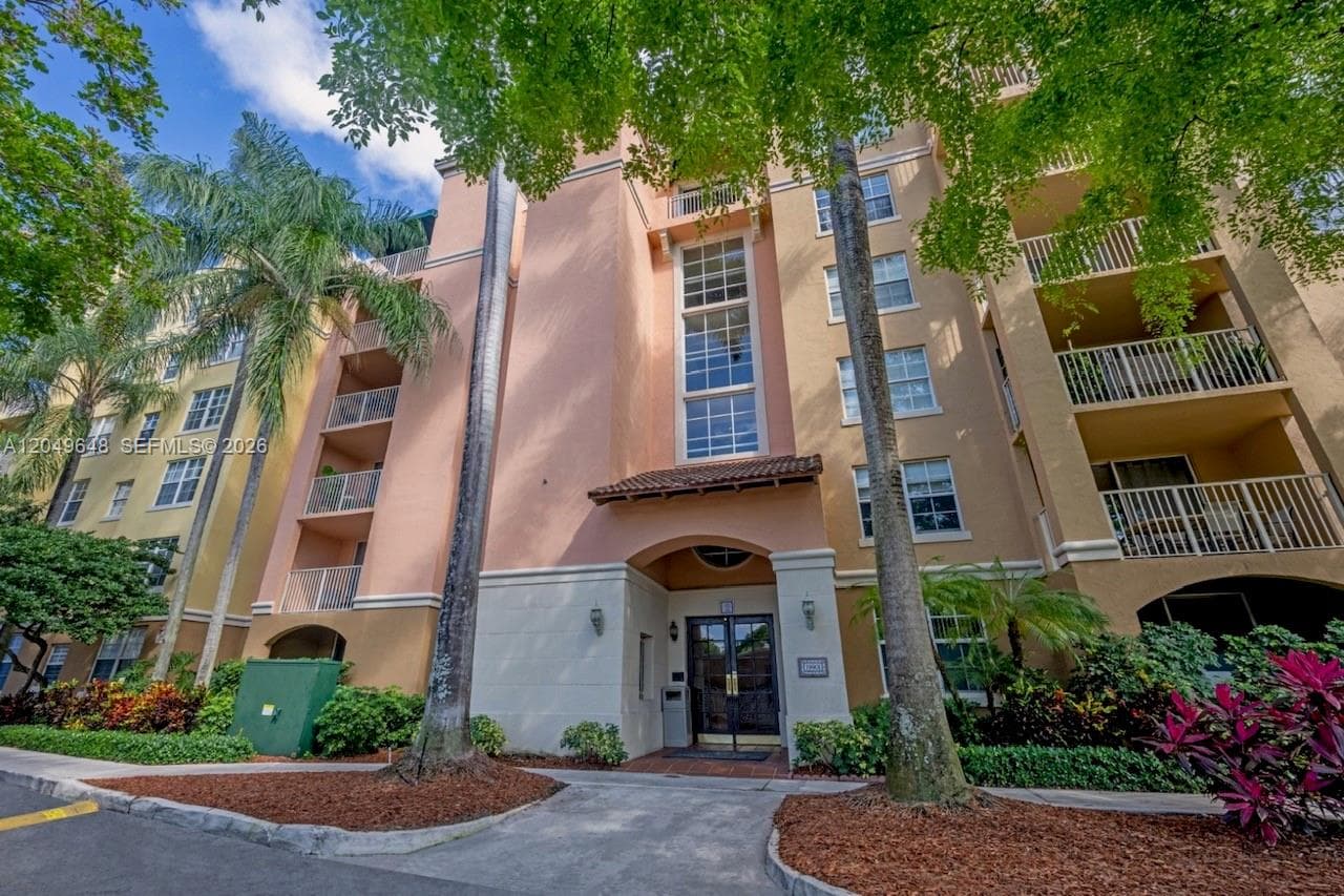 THE YACHT CLUB · #7405 in Aventura - Photo 31