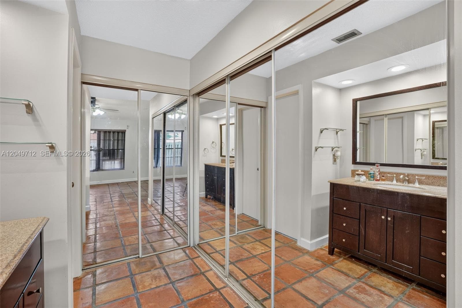 LKS OF MEADOW VILG HOMES · #F in Miami - Photo 21