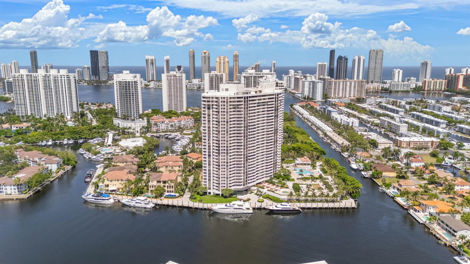 49-web-or-mls-1000 E Island Blvd 305, Av
