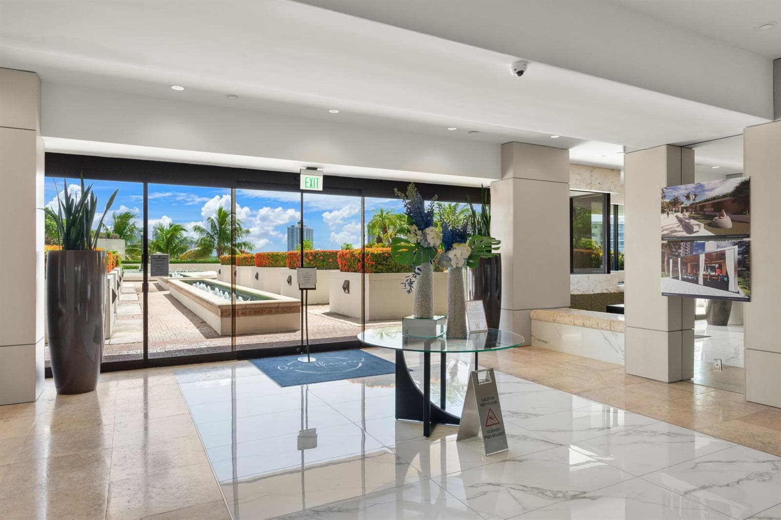 28-web-or-mls-1000 E Island Blvd 305, Av
