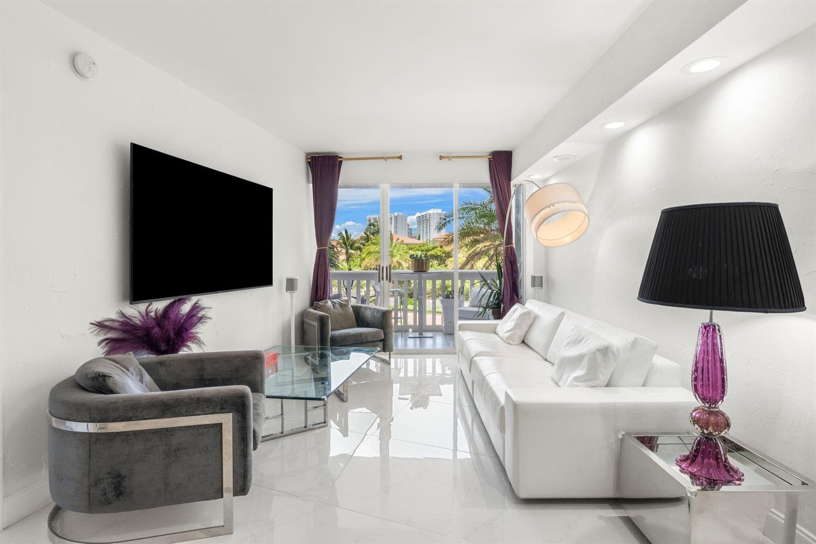 8-web-or-mls-1000 E Island Blvd 305, Ave