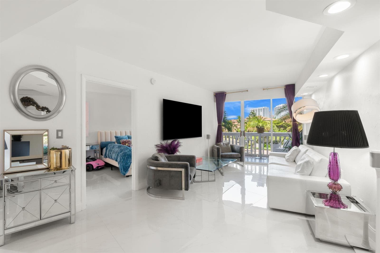 13-web-or-mls-1000 E Island Blvd 305, Av