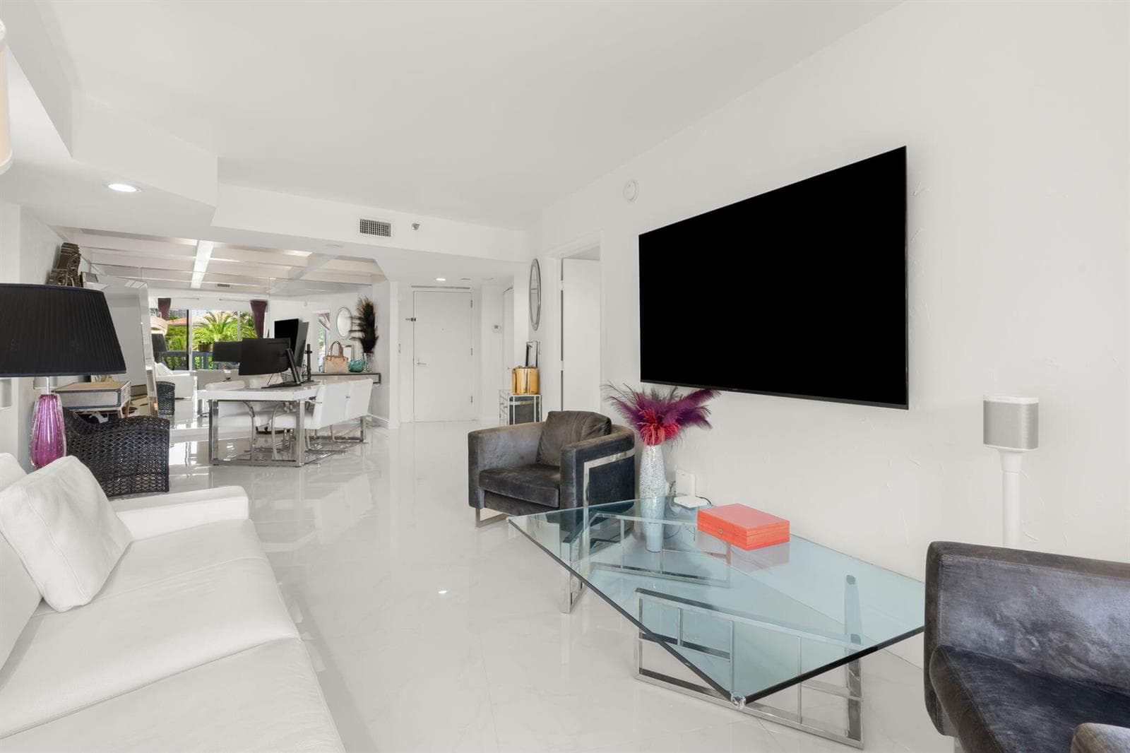 11-web-or-mls-1000 E Island Blvd 305, Av
