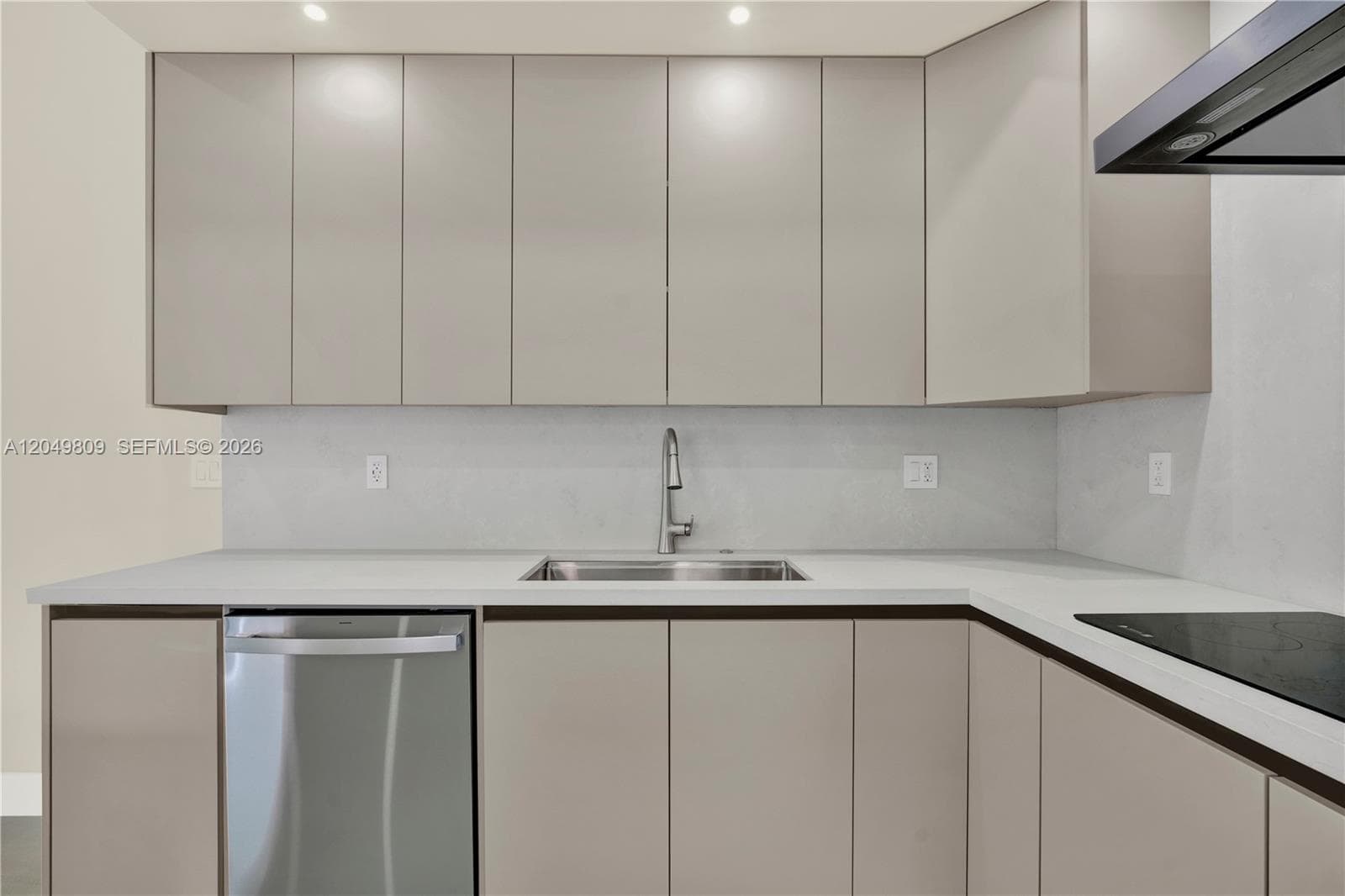 SARA VILLAS I CONDOMINIUM · #2887 in Miami - Photo 9