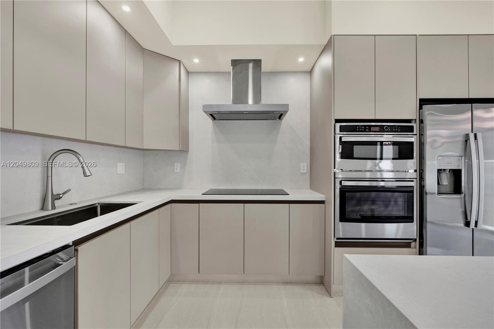 SARA VILLAS I CONDOMINIUM · #2887 in Miami - Photo 8