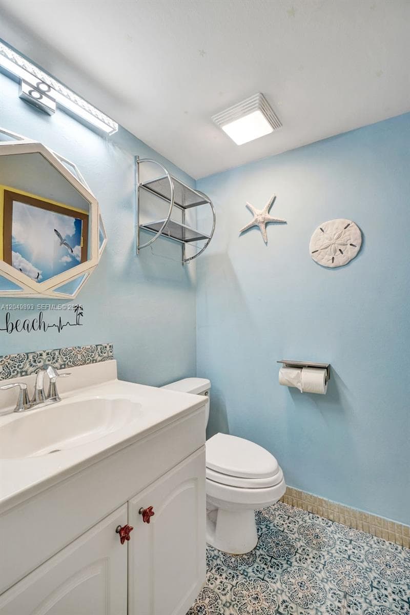 BISCAYA IV CONDO · #204 in Aventura - Photo 10