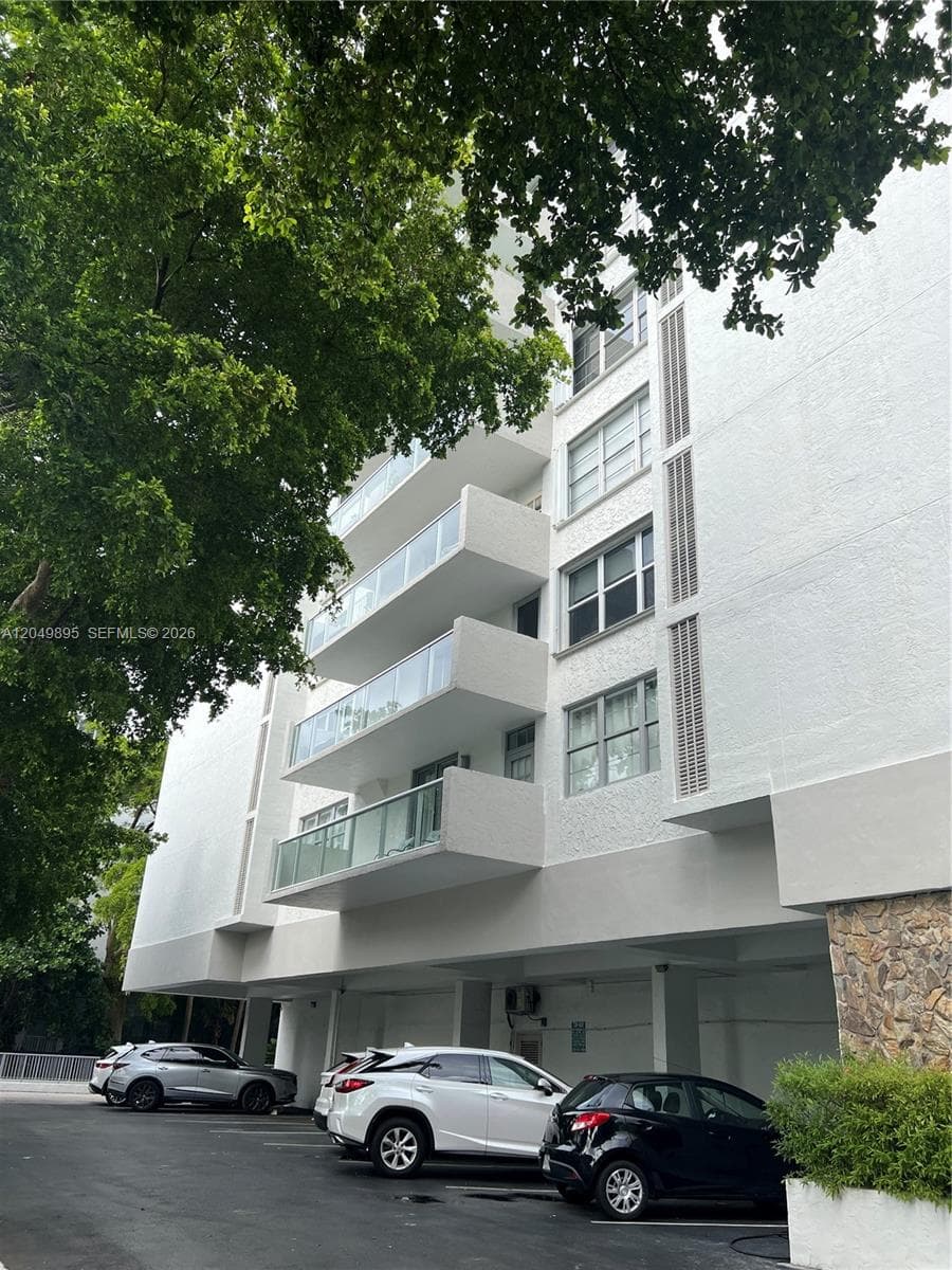 10000 PLAZA CONDO-NORTH T · #PH4 in Bay Harbor Islands - Photo 2