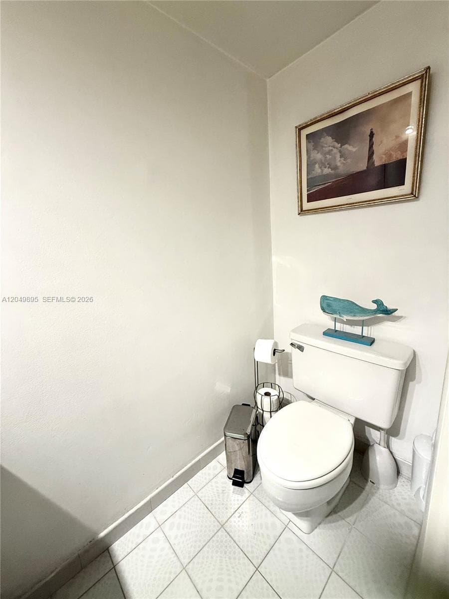 10000 PLAZA CONDO-NORTH T · #PH4 in Bay Harbor Islands - Photo 17