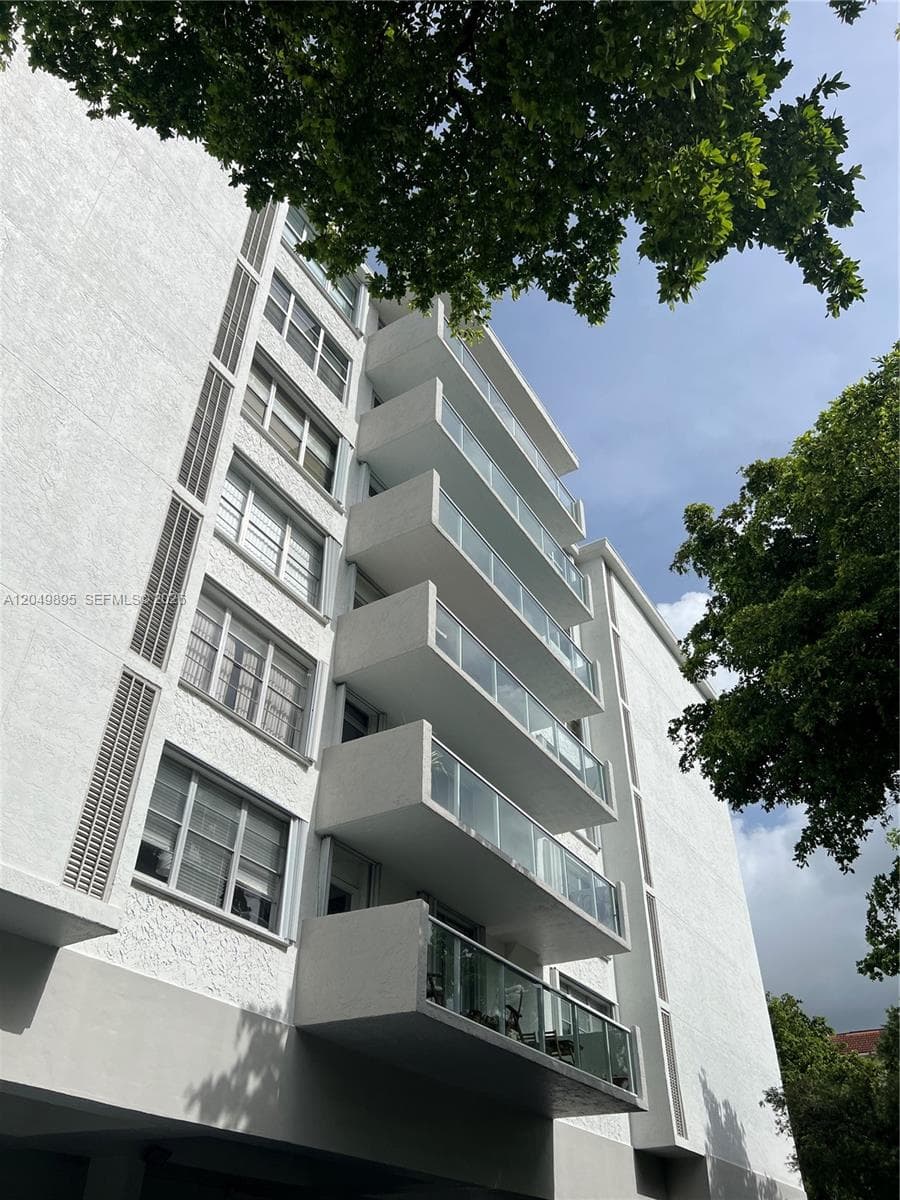 10000 PLAZA CONDO-NORTH T · #PH4 in Bay Harbor Islands - Photo 33