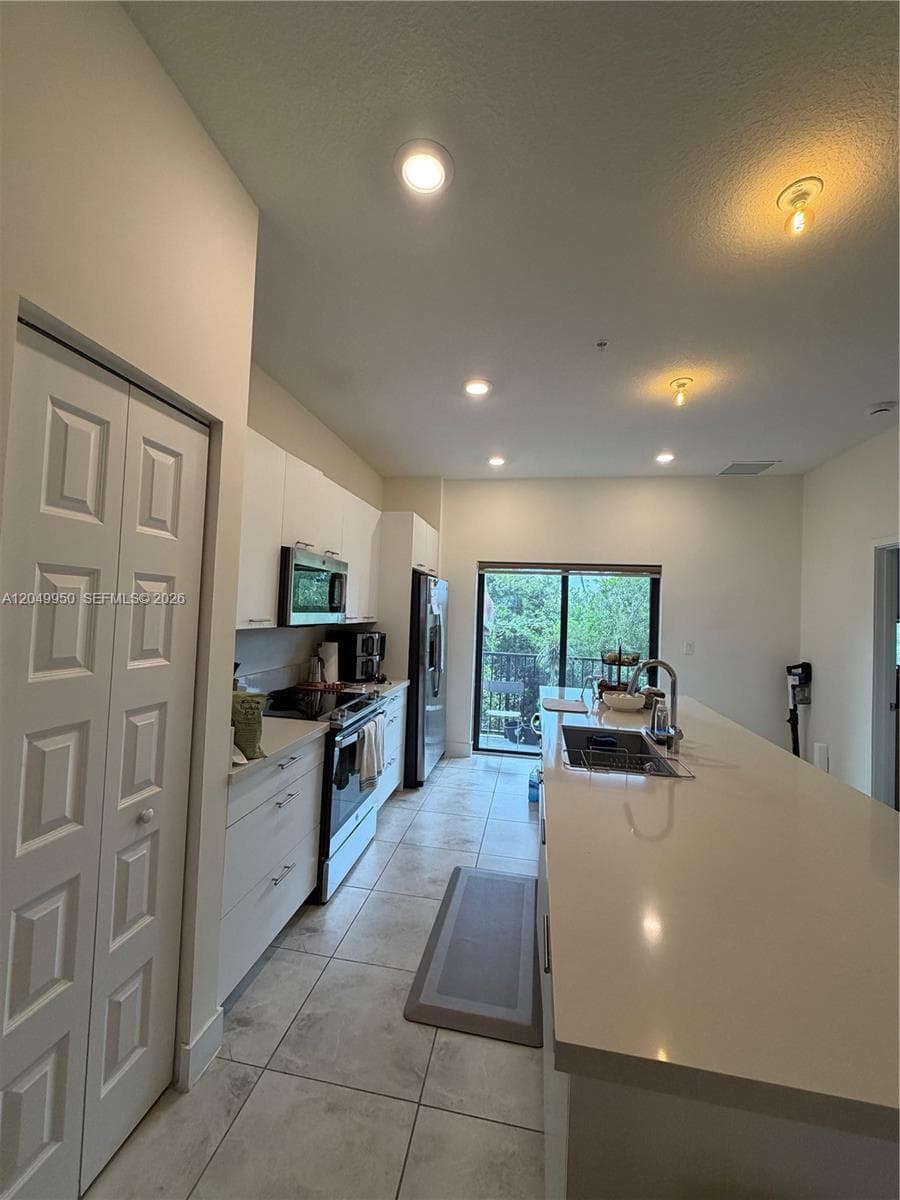 APEX AT PARK CENTRAL COND · #22 in Doral - Photo 7