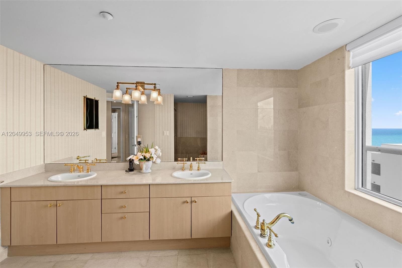 CAPOBELLA CONDO · #1707 in Miami Beach - Photo 16
