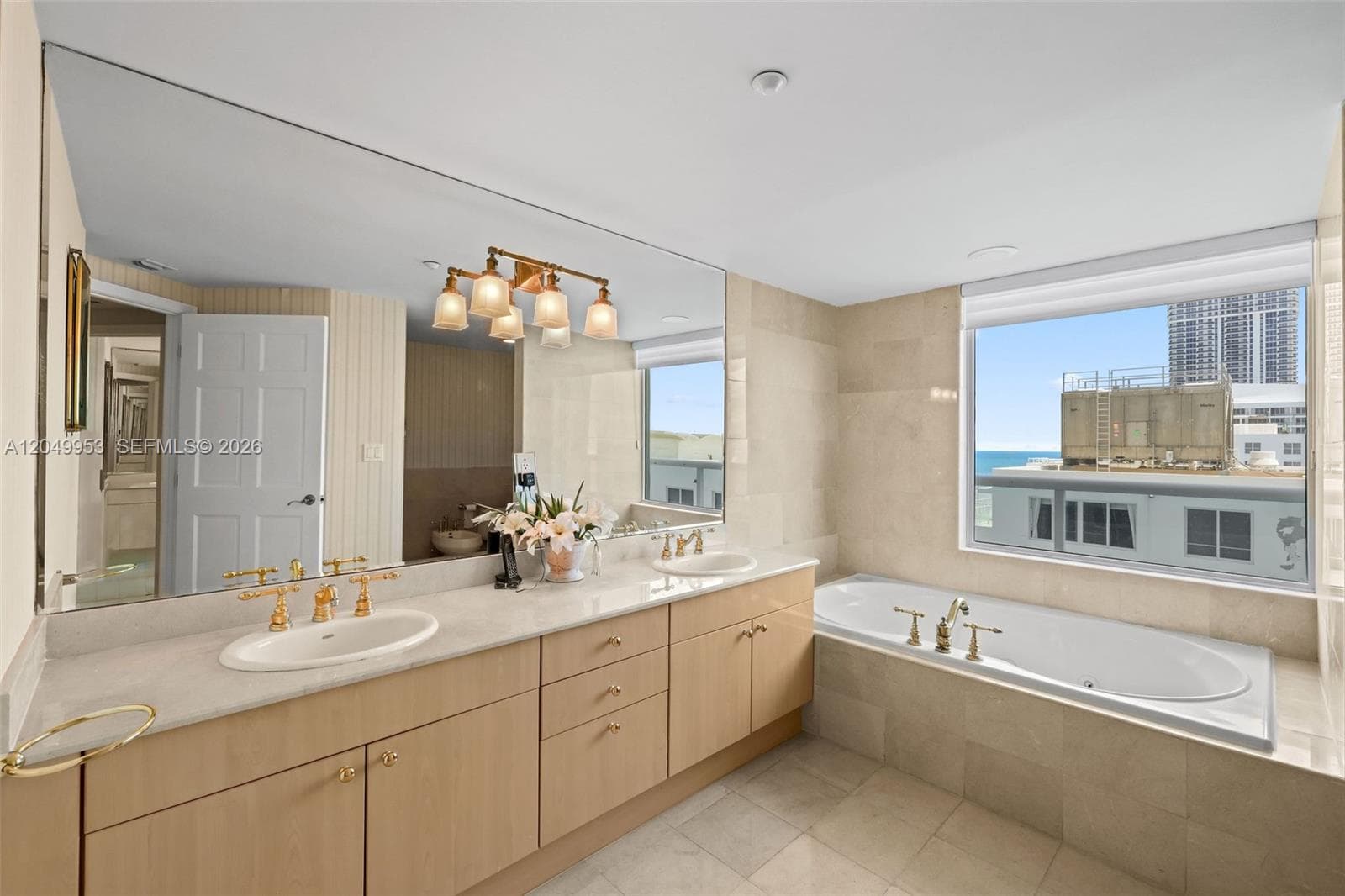 CAPOBELLA CONDO · #1707 in Miami Beach - Photo 15