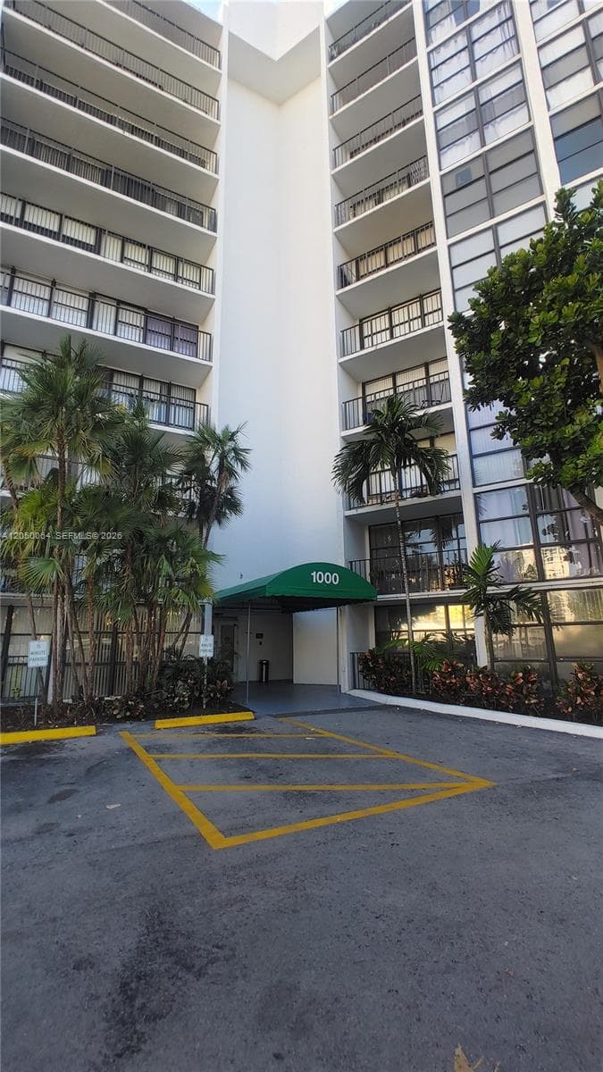 OCEANVIEW PARK CONDO · #125 in Hallandale Beach - Photo 14